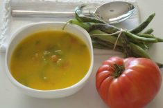 Sopa de Feijão Verde com Tomate
